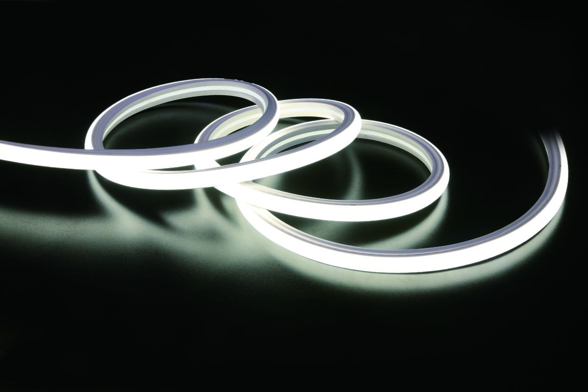 FITA LED NEON 127V 9,6W POR METRO BRANCO QUENTE 3000K KIT 20 METROS